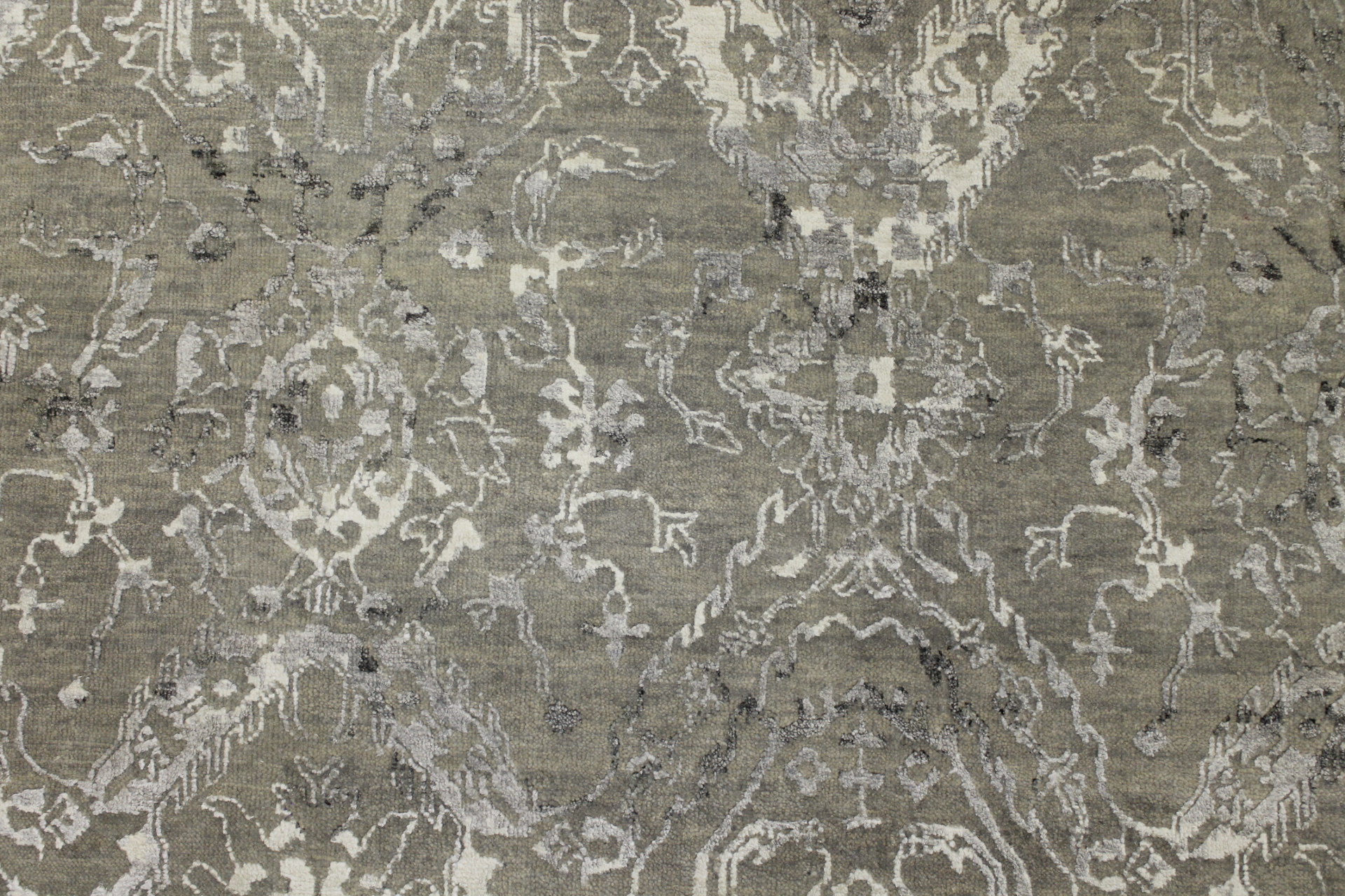 Contemporary & Transitional Rugs Sapphire 022492 Lt. Grey - Grey & Ivory - Beige Hand Knotted Rug